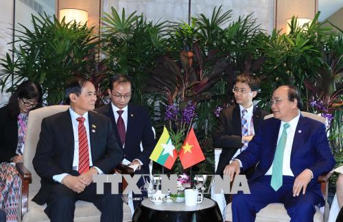 Thủ tướng Nguyễn Xuân Phúc tiếp xúc song phương bên lề Hội nghị Cấp cao ASEAN 32 ảnh 2
